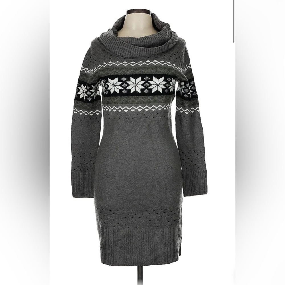 BCBG Gray Knit Sweater Dress with Snowflake Pattern
